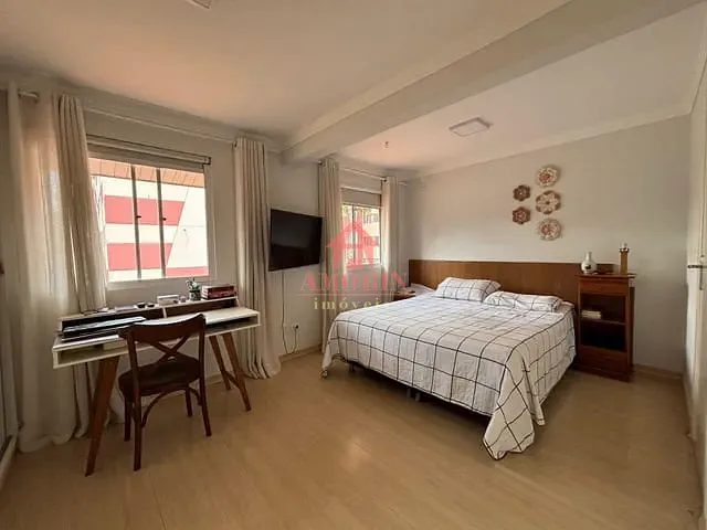 Sobrado com 100m² 3 quartos e 2 banheiros, à venda, no bairro Fazendinha em Curitiba