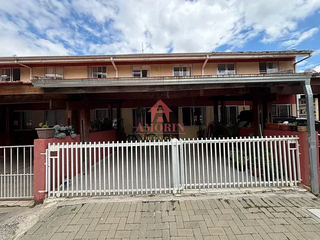 Sobrado com 100m² 3 quartos e 2 banheiros, à venda, no bairro Fazendinha em Curitiba