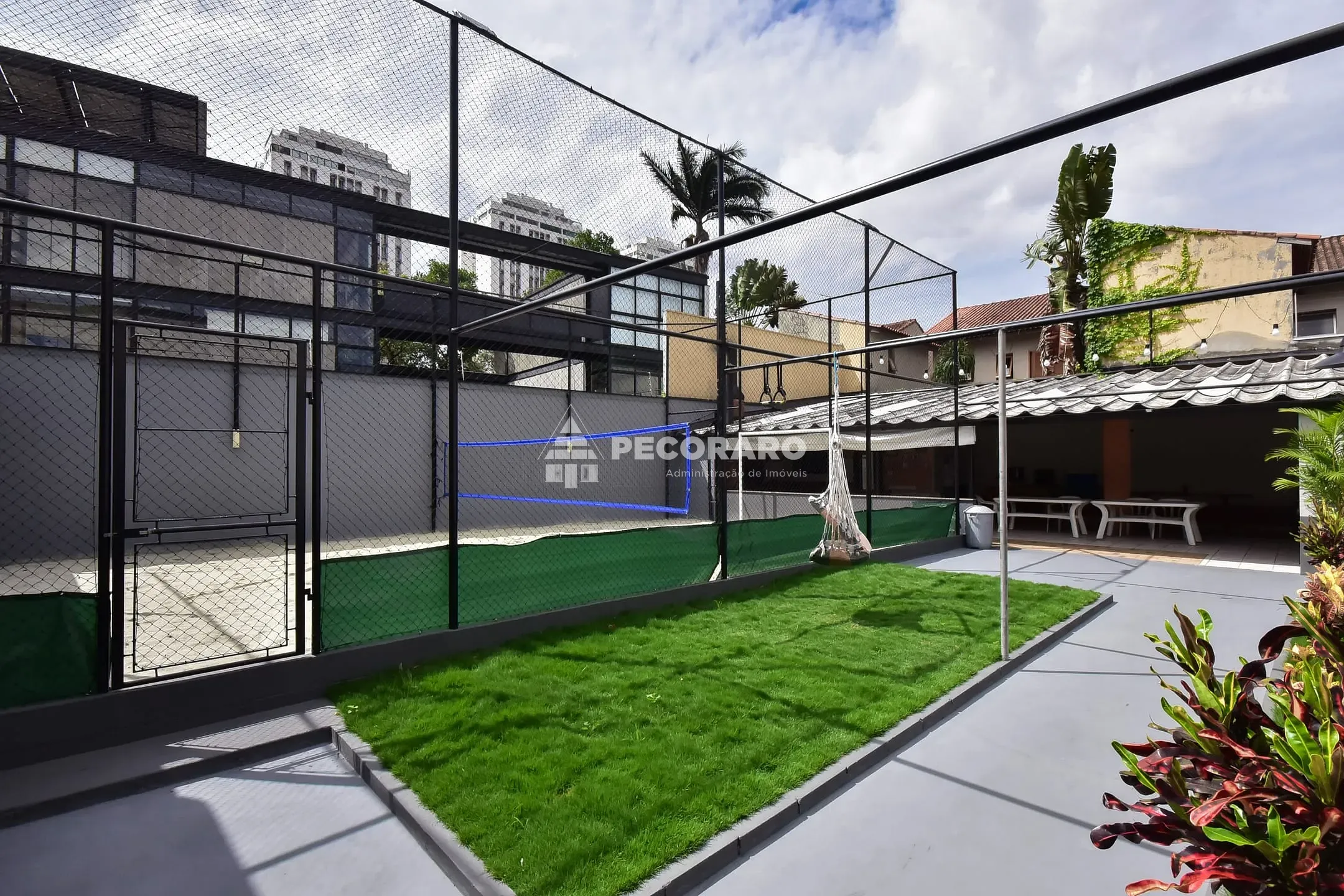 Sobrado, 4 quartos, 360 m² - Foto 1