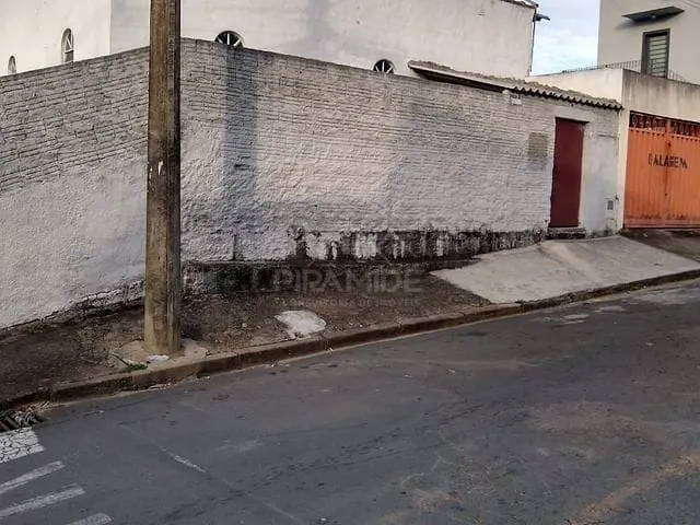 Sobrado com 176m² 3 quartos e 2 banheiros, à venda, no bairro Jardim Nova Aparecida em Poços de Caldas