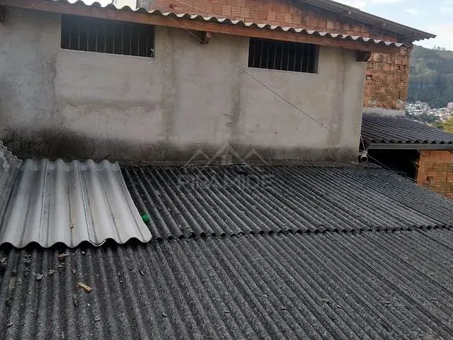 Sobrado com 176m² 3 quartos e 2 banheiros, à venda, no bairro Jardim Nova Aparecida em Poços de Caldas