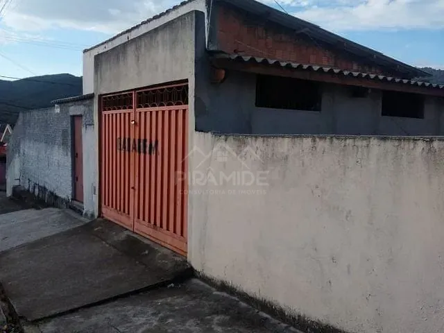 Sobrado com 176m² 3 quartos e 2 banheiros, à venda, no bairro Jardim Nova Aparecida em Poços de Caldas