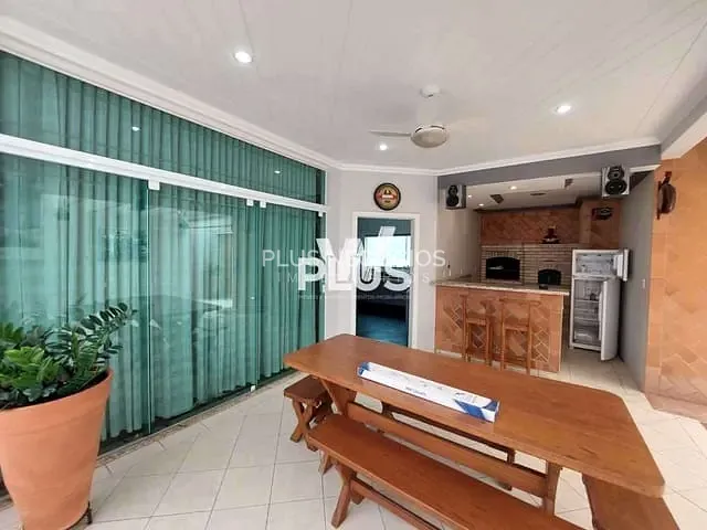 Sobrado com 286m² 3 quartos e 6 banheiros, à venda, no bairro Caguassu em Sorocaba
