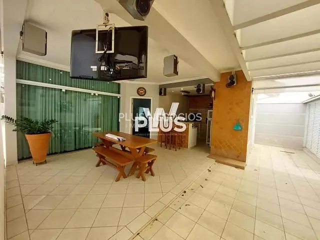 Sobrado com 286m² 3 quartos e 6 banheiros, à venda, no bairro Caguassu em Sorocaba