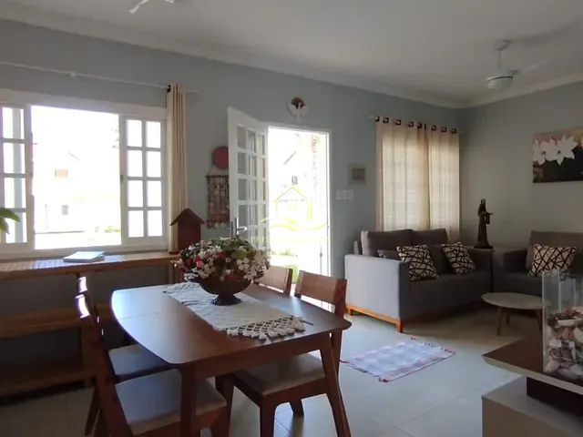 Sobrado com 100m² 2 quartos e 3 banheiros, à venda, no bairro Boracéia em São Sebastião
