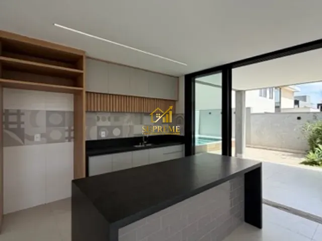 Sobrado com 334m² 4 quartos e 6 banheiros, à venda, no bairro Residencial Parqville Jacarandá em Aparecida de Goiânia