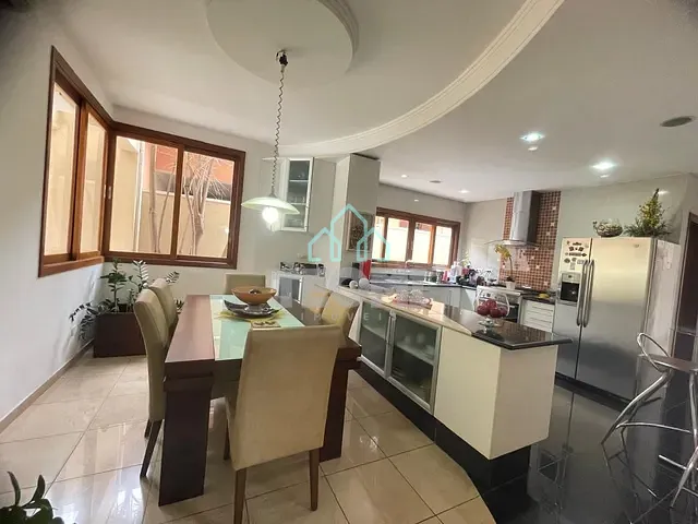 Sobrado com 418m² 3 quartos e 7 banheiros, à venda, no bairro Jardim das Nações em Taubaté