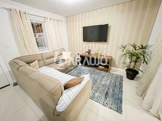 Sobrado com 99m² 3 quartos e 2 banheiros, à venda, no bairro São Vicente em Itajaí