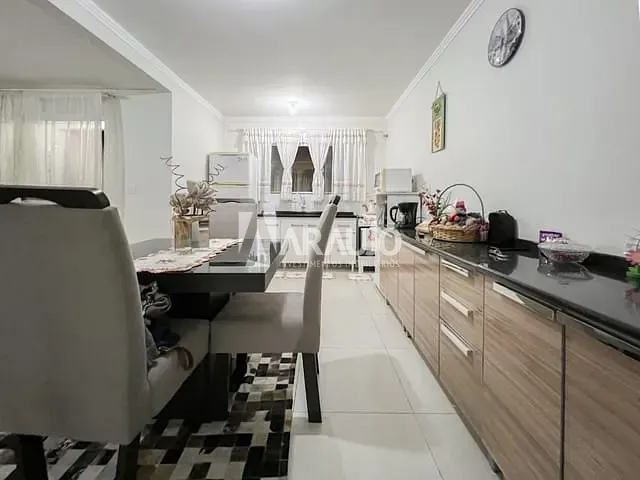 Sobrado com 99m² 3 quartos e 2 banheiros, à venda, no bairro São Vicente em Itajaí