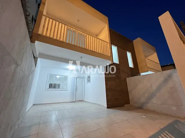 Sobrado com 99m² 3 quartos e 2 banheiros, à venda, no bairro São Vicente em Itajaí