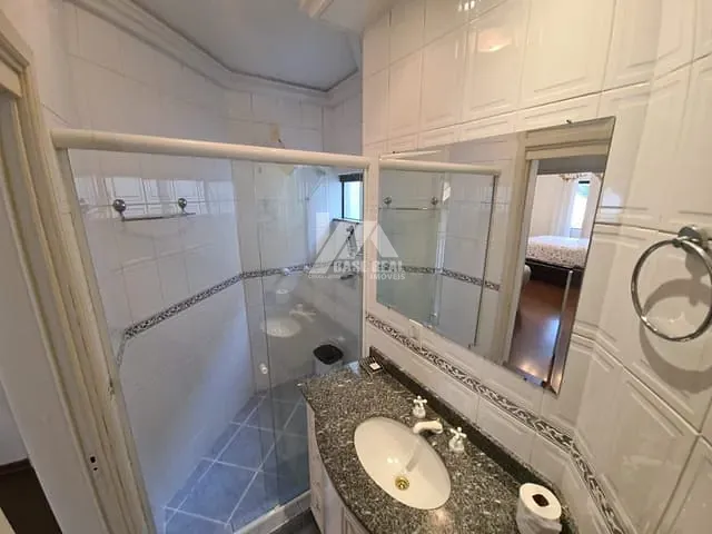 Sobrado com 681m² 4 quartos e 6 banheiros, à venda, no bairro Alto da XV em Guarapuava