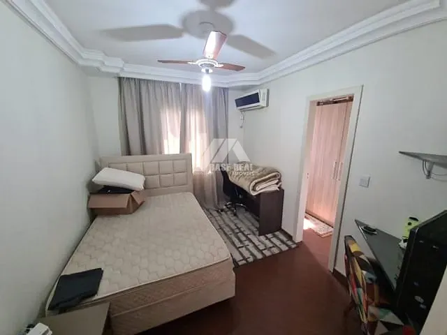 Sobrado com 681m² 4 quartos e 6 banheiros, à venda, no bairro Alto da XV em Guarapuava
