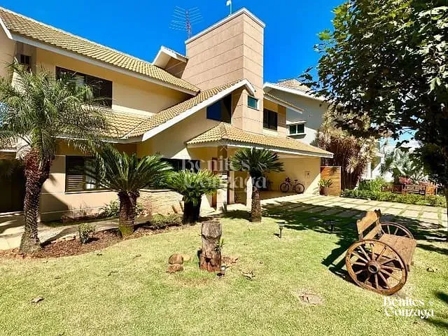 Sobrado com 380m² 3 quartos e 4 banheiros, à venda, no bairro Conjunto Habitacional Inocente Vila Nova Júnior em Maringá