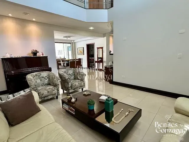 Sobrado com 380m² 3 quartos e 4 banheiros, à venda, no bairro Conjunto Habitacional Inocente Vila Nova Júnior em Maringá