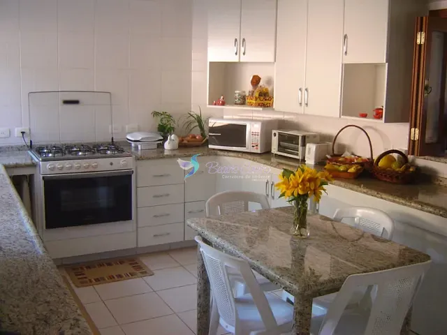 Sobrado com 2m² 4 quartos e 6 banheiros, à venda, no bairro Condomínio Portal dos Nobres em Atibaia
