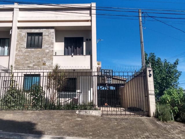 Sobrado com 109m² 3 quartos e 2 banheiros, à venda, no bairro Jardim Carvalho em Ponta Grossa
