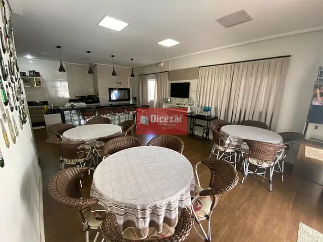 Sobrado com 378m² 4 quartos e 4 banheiros, à venda, no bairro Praia Alegre em Penha