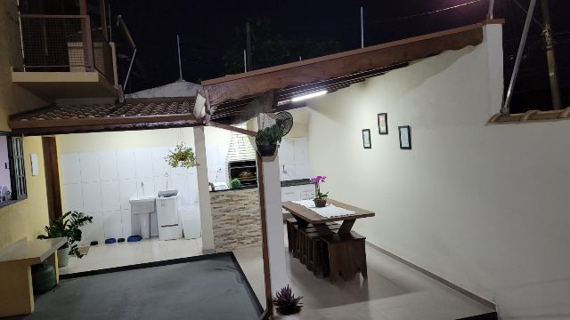 Sobrado com 132m² 2 quartos e 1 banheiro, à venda, no bairro Parque São Domingos em Pindamonhangaba