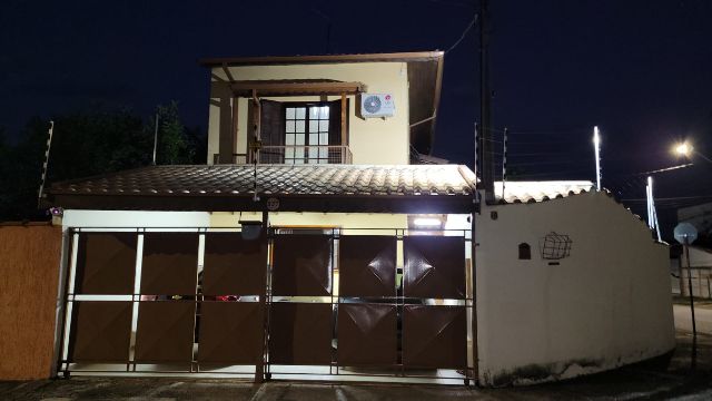 Sobrado com 132m² 2 quartos e 1 banheiro, à venda, no bairro Parque São Domingos em Pindamonhangaba