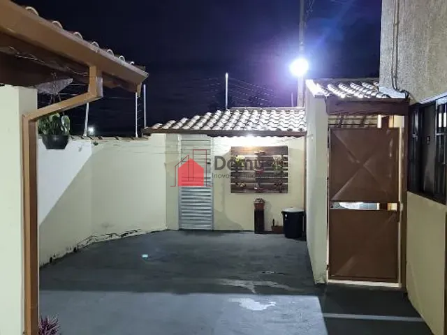 Sobrado com 132m² 2 quartos e 1 banheiro, à venda, no bairro Parque São Domingos em Pindamonhangaba