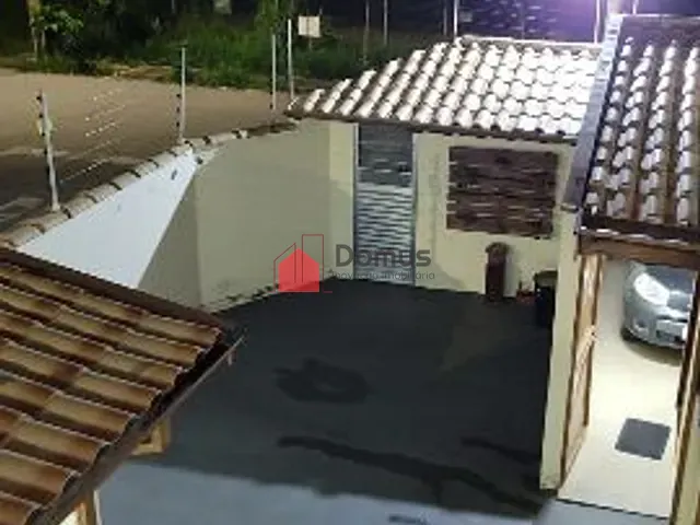 Sobrado com 132m² 2 quartos e 1 banheiro, à venda, no bairro Parque São Domingos em Pindamonhangaba