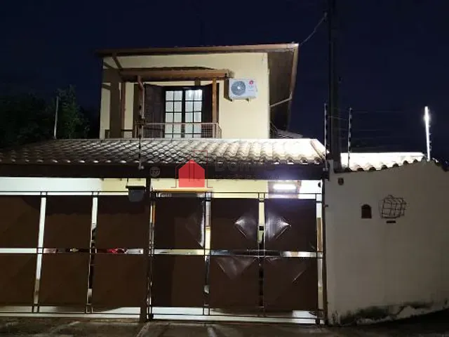 Sobrado com 132m² 2 quartos e 1 banheiro, à venda, no bairro Parque São Domingos em Pindamonhangaba