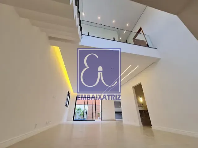 Sobrado com 268m² 3 quartos e 5 banheiros, à venda, no bairro Loteamento Floresta em São José dos Campos