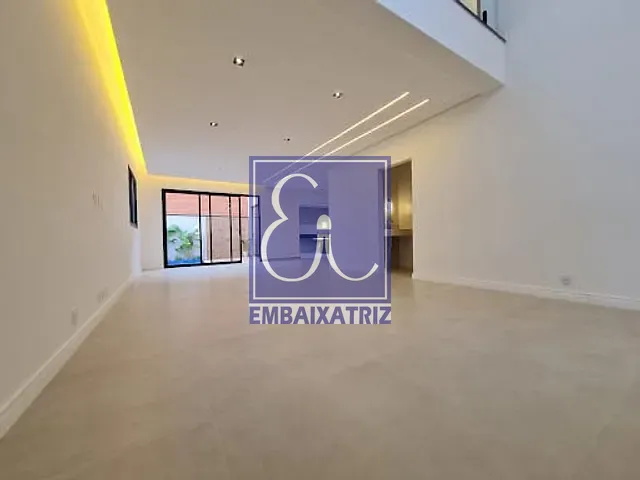 Sobrado com 268m² 3 quartos e 5 banheiros, à venda, no bairro Loteamento Floresta em São José dos Campos