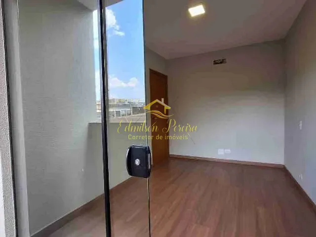 Sobrado com 137m² 3 quartos e 2 banheiros, à venda, no bairro Jardim Portal de Itamaracá em Londrina