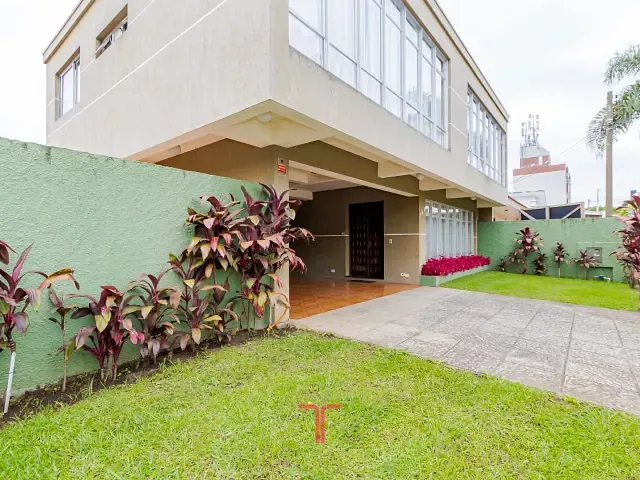 Sobrado 3 quartos e 3 banheiros, à venda, no bairro Santa Quitéria em Curitiba