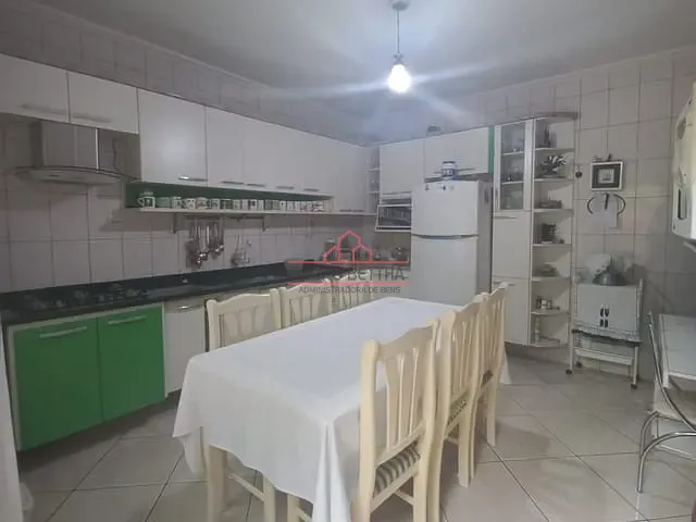 Sobrado com 175m² 3 quartos e 2 banheiros, à venda, no bairro Jardim Gabriela em Barueri