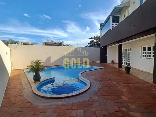 Sobrado com 538m² 4 quartos e 5 banheiros, à venda, no bairro Parque Residencial Alcântara em Londrina