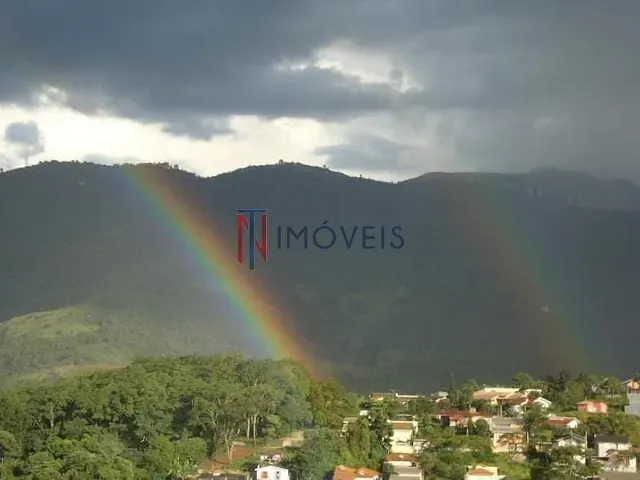 Sobrado com 378m² 4 quartos e 3 banheiros, à venda, no bairro Jardim Maristela em Atibaia