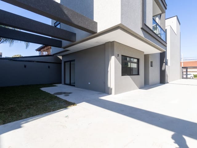 Sobrado com 90m² 3 quartos e 3 banheiros, à venda, no bairro Hauer em Curitiba