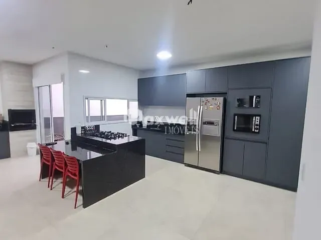 Sobrado com 280m² 4 quartos e 5 banheiros, à venda, no bairro Sítios Santa Luzia em Aparecida de Goiânia