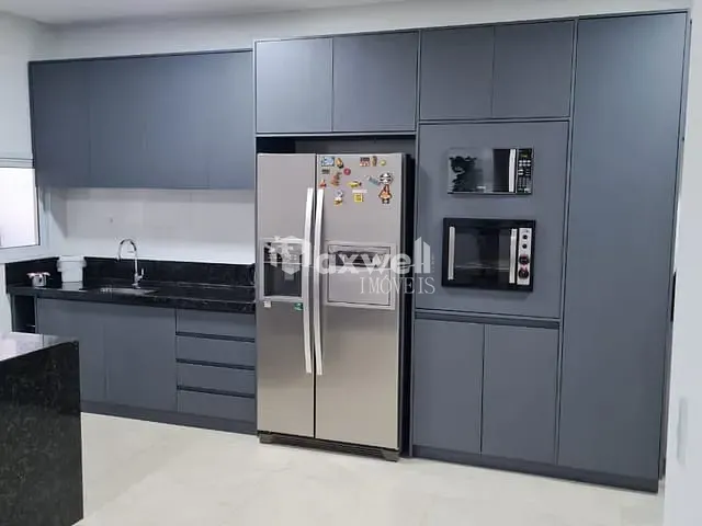 Sobrado com 280m² 4 quartos e 5 banheiros, à venda, no bairro Sítios Santa Luzia em Aparecida de Goiânia