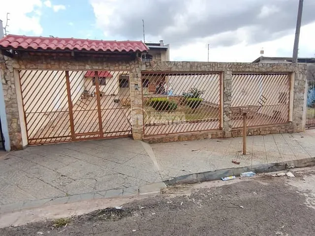 Sobrado com 325m² 4 quartos e 2 banheiros, para alugar, no bairro Parque Leblon em Londrina