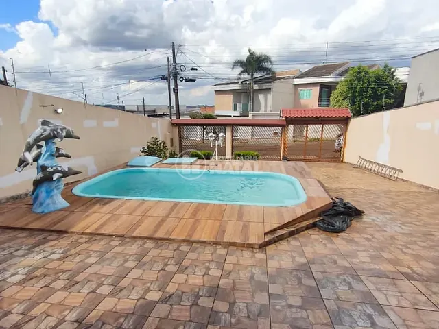 Sobrado com 325m² 4 quartos e 2 banheiros, para alugar, no bairro Parque Leblon em Londrina