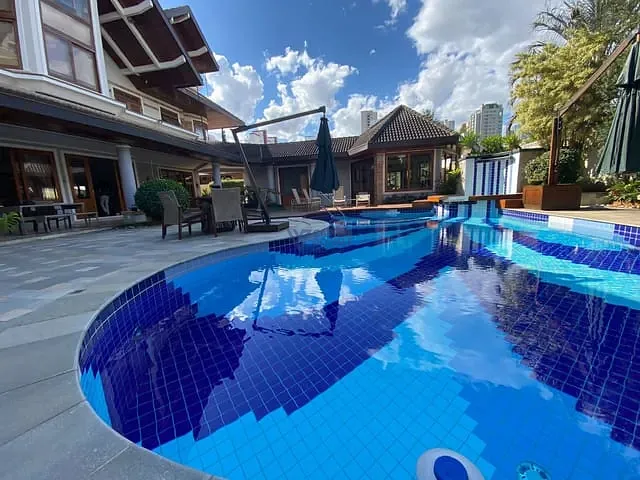 Sobrado com 1280m² 5 quartos e 6 banheiros, à venda, no bairro Jardim Aquarius em São José dos Campos