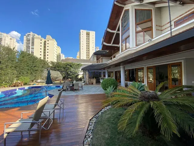 Sobrado com 1280m² 5 quartos e 6 banheiros, à venda, no bairro Jardim Aquarius em São José dos Campos