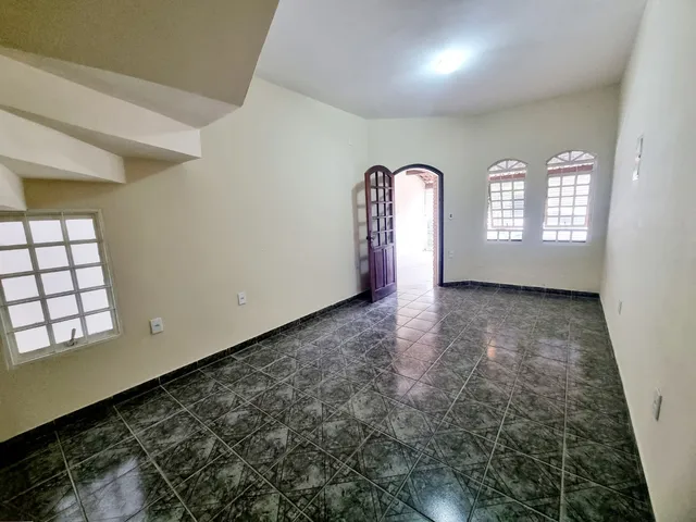 Sobrado com 125m² 3 quartos e 1 banheiro, à venda, no bairro Parque Residencial Itaguassu em Aparecida