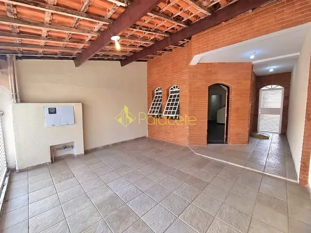 Sobrado com 125m² 3 quartos e 1 banheiro, à venda, no bairro Parque Residencial Itaguassu em Aparecida