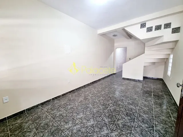 Sobrado com 125m² 3 quartos e 1 banheiro, à venda, no bairro Parque Residencial Itaguassu em Aparecida