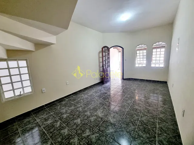 Sobrado com 125m² 3 quartos e 1 banheiro, à venda, no bairro Parque Residencial Itaguassu em Aparecida