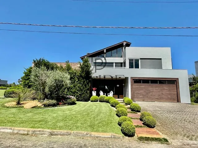 Sobrado com 600m² 6 quartos e 5 banheiros, à venda, no bairro Atlântida-Sul em Xangri-Lá