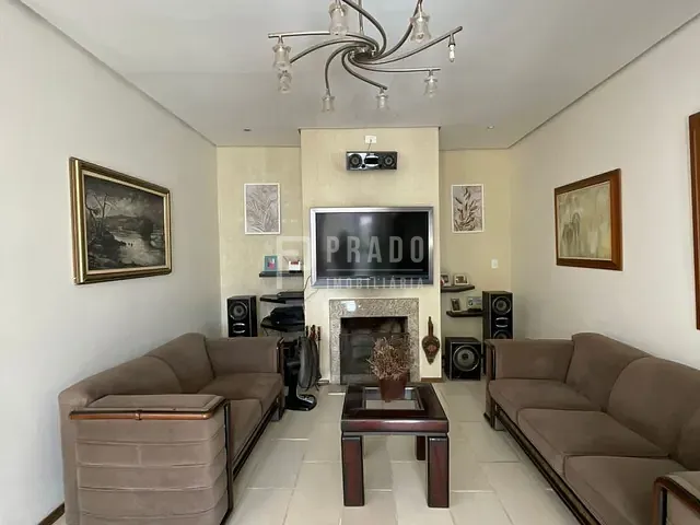 Sobrado 4 quartos e 4 banheiros, à venda, no bairro Laranjal em Pelotas