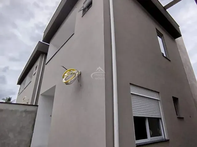 Sobrado com 105m² 3 quartos e 3 banheiros, à venda, no bairro Boraceia em Bertioga