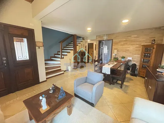 Sobrado com 420m² 3 quartos e 3 banheiros, à venda, no bairro Jardim das Nações em Taubaté