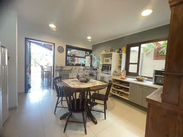 Sobrado com 420m² 3 quartos e 3 banheiros, à venda, no bairro Jardim das Nações em Taubaté
