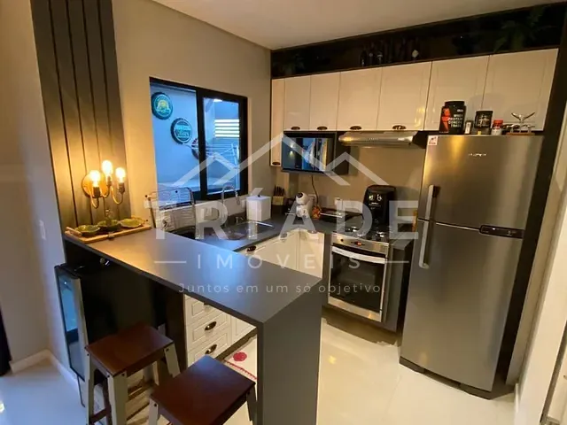 Sobrado 3 quartos e 2 banheiros, à venda, no bairro Costeira em Araucária